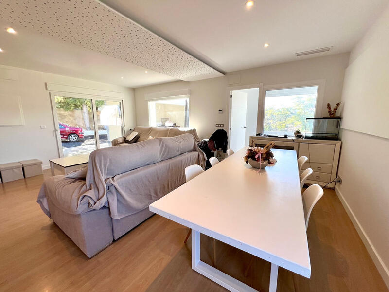 4 bedroom Villa for sale