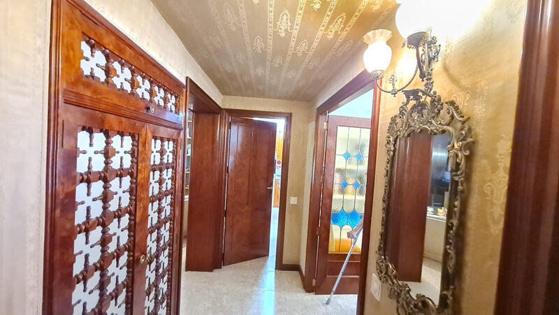 4 Schlafzimmer Stadthaus zu verkaufen