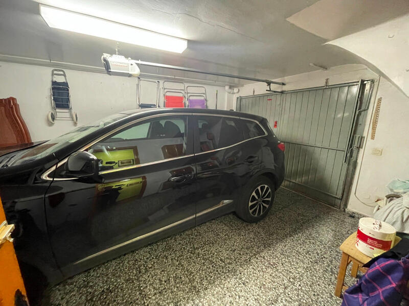 5 soveværelse Byhus til salg