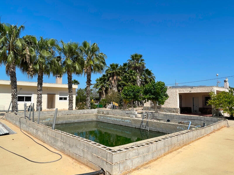 4 bedroom Villa for sale