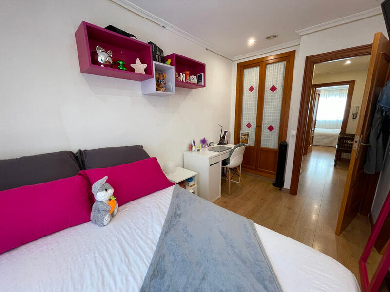 4 slaapkamer Gezinswoning Te koop