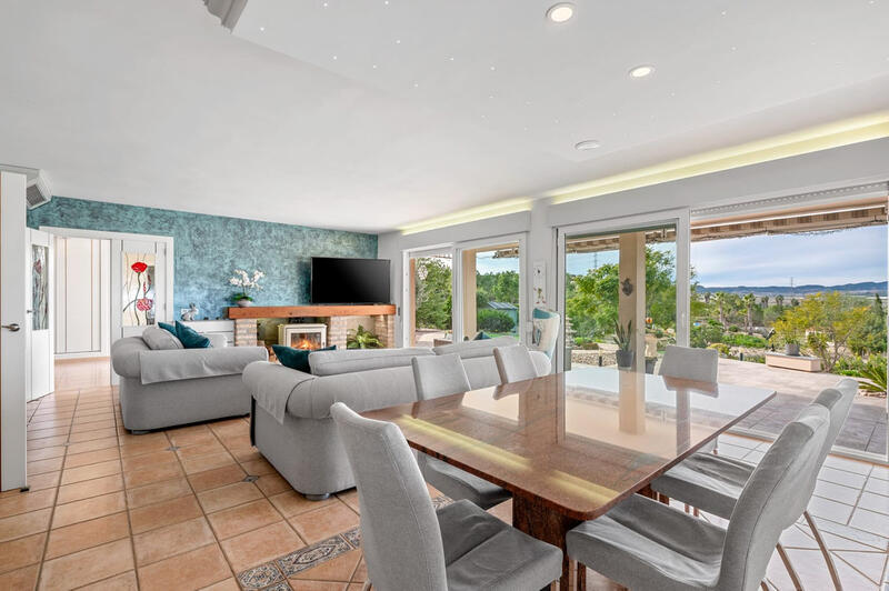 4 slaapkamer Landhuis Te koop 4 slaapkamer Landhuis Te koop