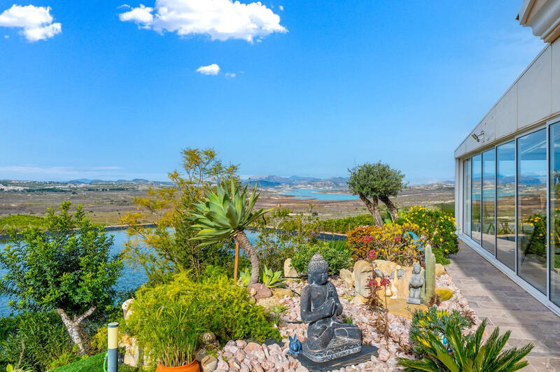 4 slaapkamer Landhuis Te koop 4 slaapkamer Landhuis Te koop