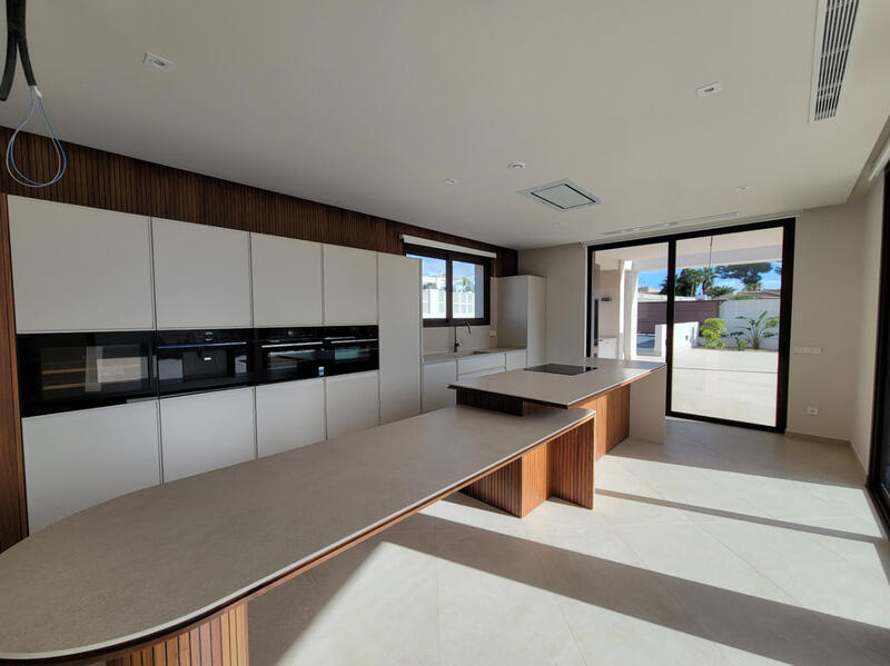 5 bedroom Villa for sale