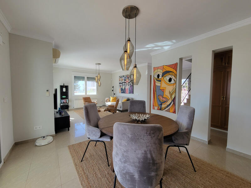 4 Cuarto Villa en venta