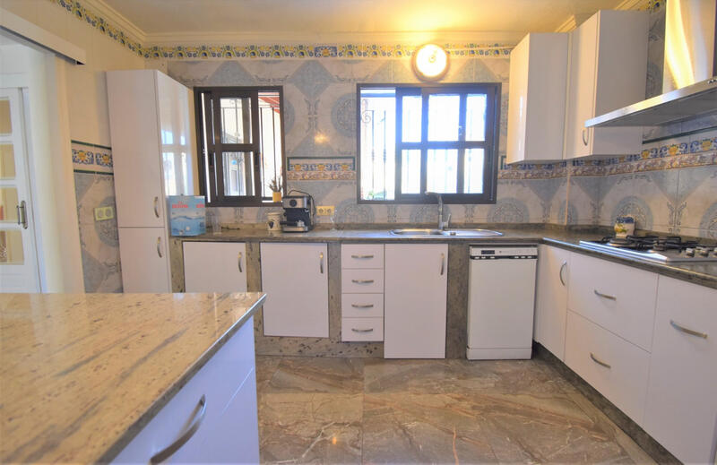 4 slaapkamer Villa Te koop