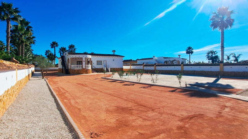 Villa for sale in Catral, Alicante