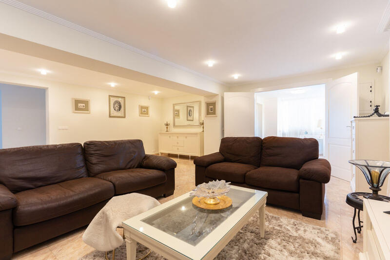 7 Schlafzimmer Villa zu verkaufen