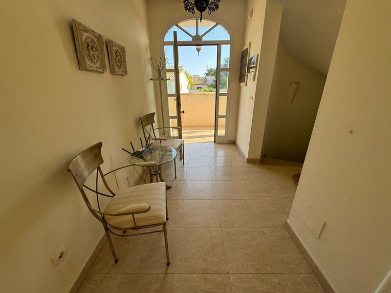 4 Cuarto Villa en venta