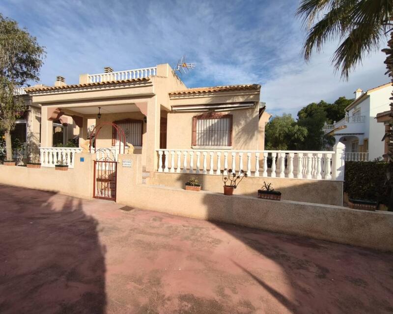 Villa for sale in Algorfa, Alicante