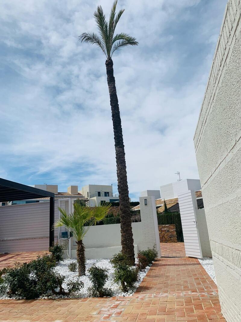 2 bedroom Townhouse for sale 2 bedroom Townhouse for sale