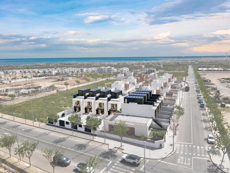 3 bedroom Townhouse for sale