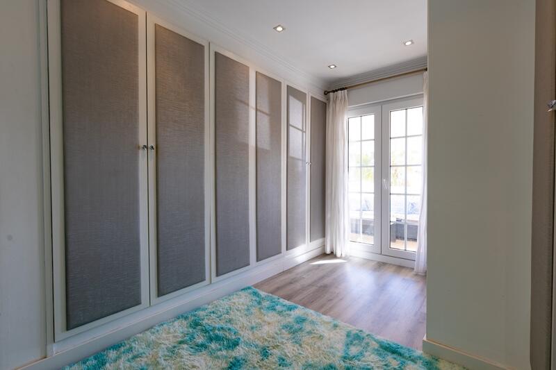 4 Schlafzimmer Villa zu verkaufen 4 Schlafzimmer Villa zu verkaufen