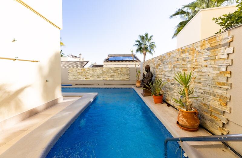 4 Schlafzimmer Villa zu verkaufen 4 Schlafzimmer Villa zu verkaufen