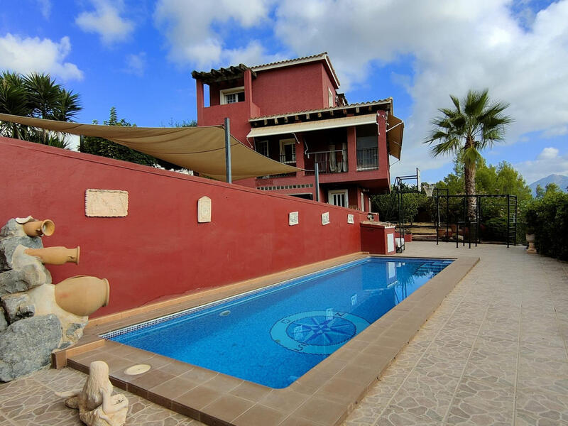 4 bedroom Villa for sale