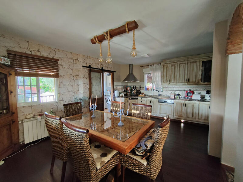 4 bedroom Villa for sale