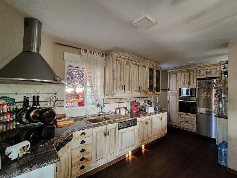 4 bedroom Villa for sale