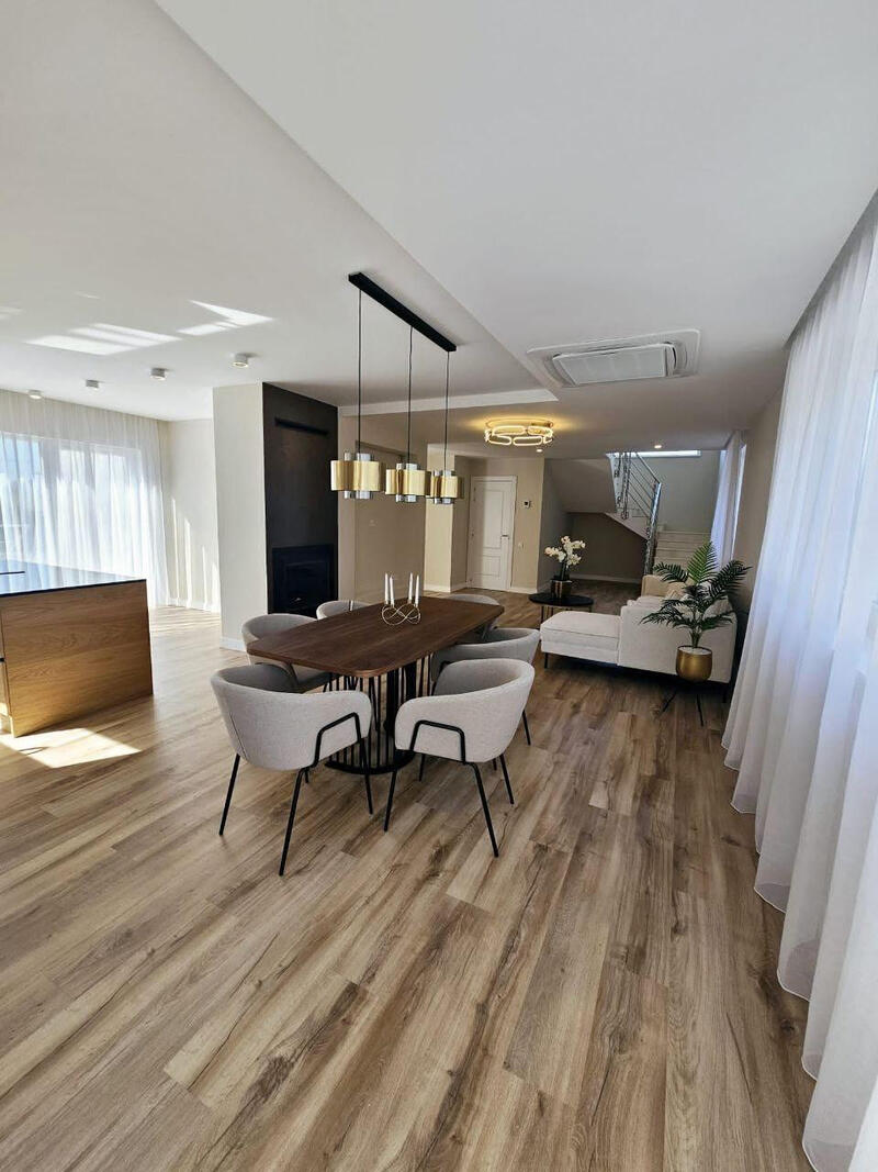 4 bedroom Villa for sale