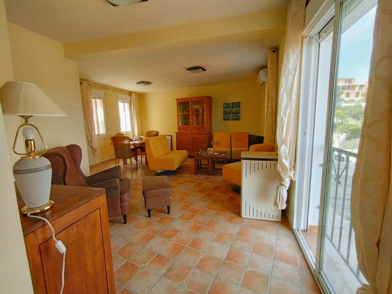 8 bedroom Villa for sale