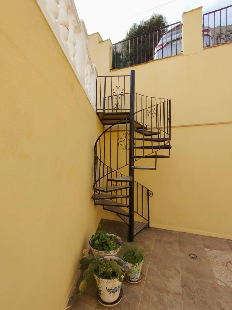 8 bedroom Villa for sale