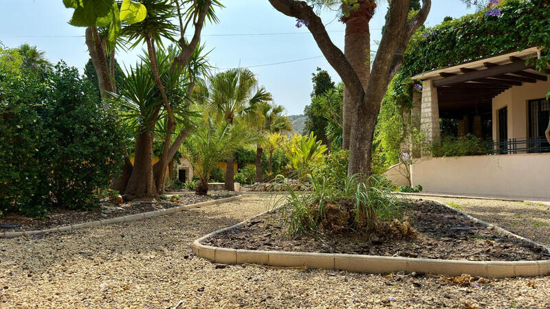 6 bedroom Villa for sale