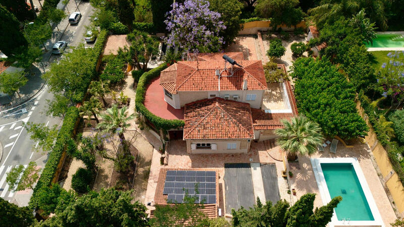 6 bedroom Villa for sale