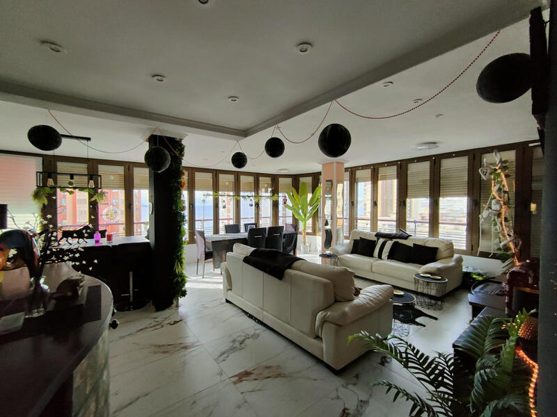 3 bedroom Apartment for sale