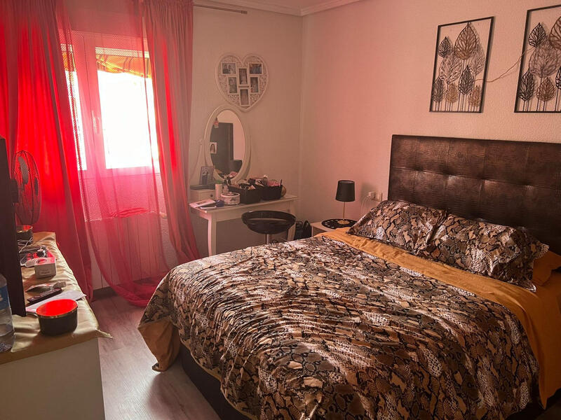 4 slaapkamer Appartement Te koop 4 slaapkamer Appartement Te koop