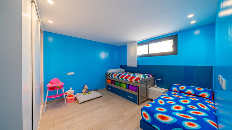 4 Cuarto Villa en venta