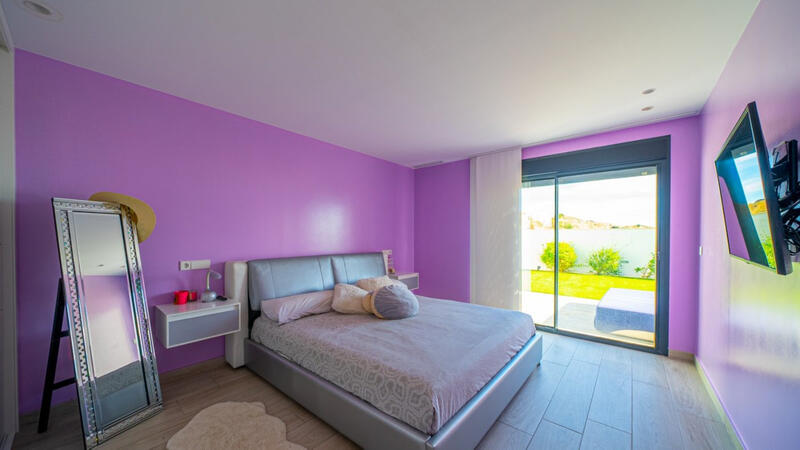 4 Cuarto Villa en venta