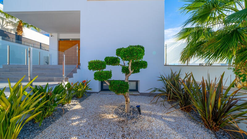 4 Cuarto Villa en venta