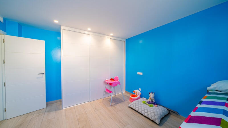 4 Cuarto Villa en venta