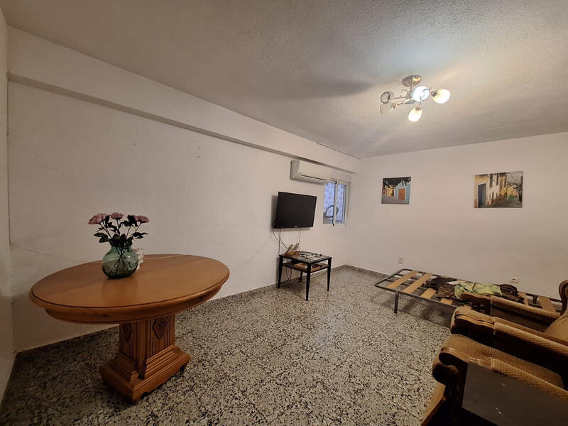 3 спальная комната квартира продается