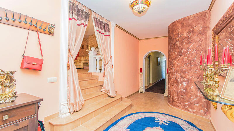 5 спальная комната вилла продается