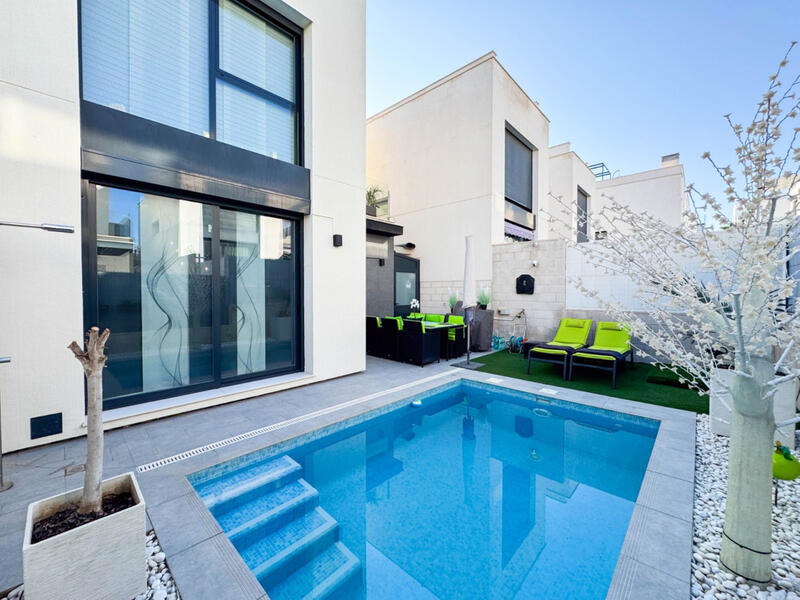 3 bedroom Villa for sale