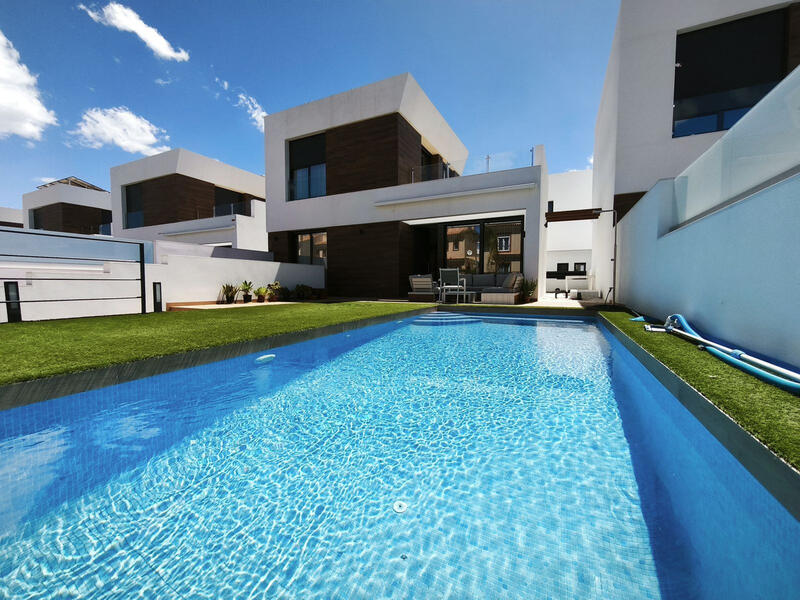 3 bedroom Villa for sale