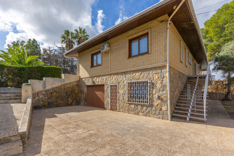 5 bedroom Villa for sale