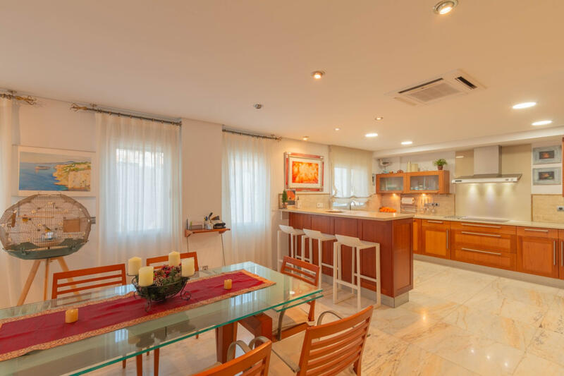 5 Schlafzimmer Stadthaus zu verkaufen