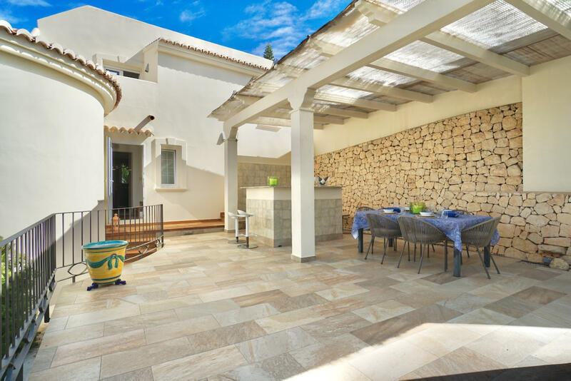 4 спальная комната вилла продается