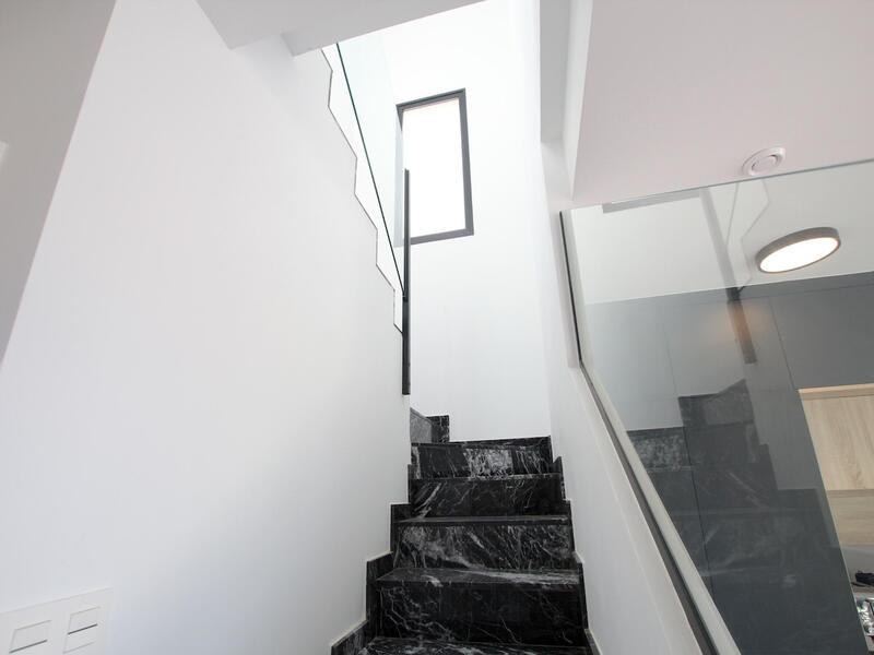 3 Schlafzimmer Villa zu verkaufen 3 Schlafzimmer Villa zu verkaufen