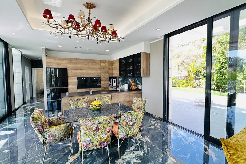 6 Schlafzimmer Villa zu verkaufen 6 Schlafzimmer Villa zu verkaufen