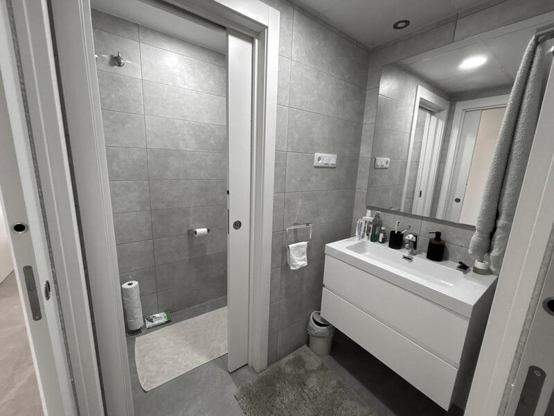 2 slaapkamer Appartement Te koop 2 slaapkamer Appartement Te koop