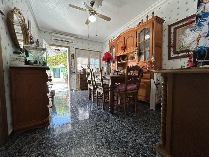 2 slaapkamer Appartement Te koop 2 slaapkamer Appartement Te koop