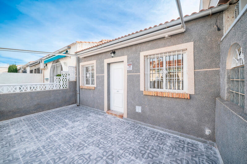 2 Cuarto Villa en venta