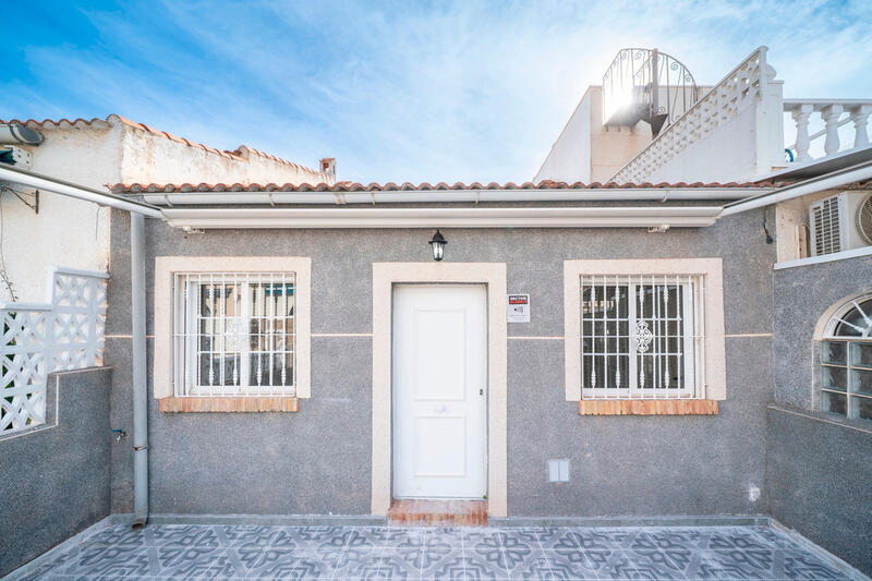 2 Cuarto Villa en venta