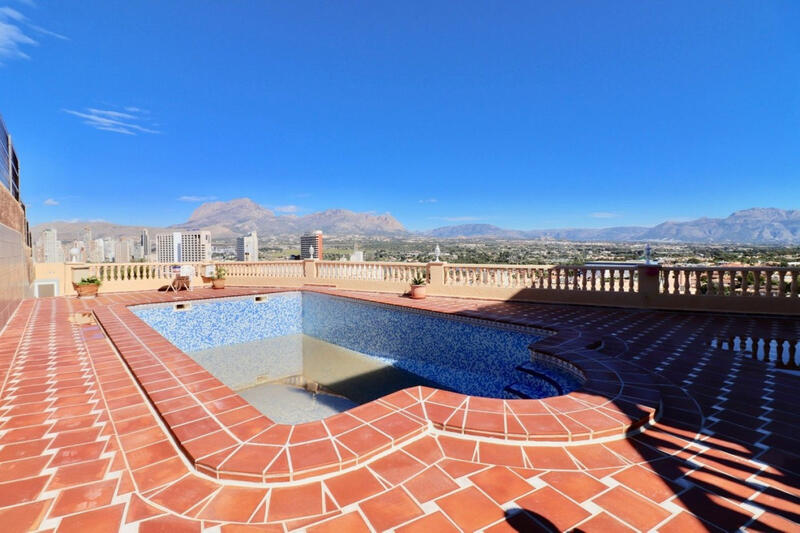 7 Cuarto Villa en venta