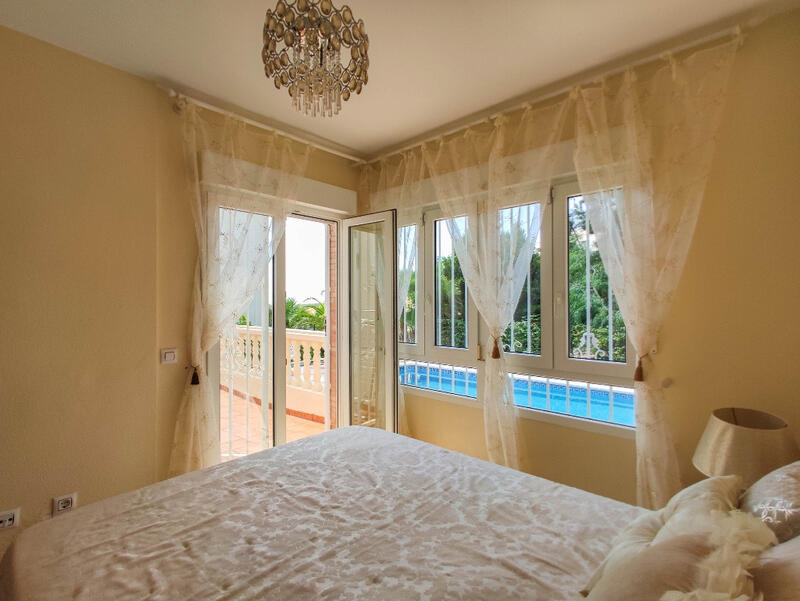 4 Cuarto Villa en venta