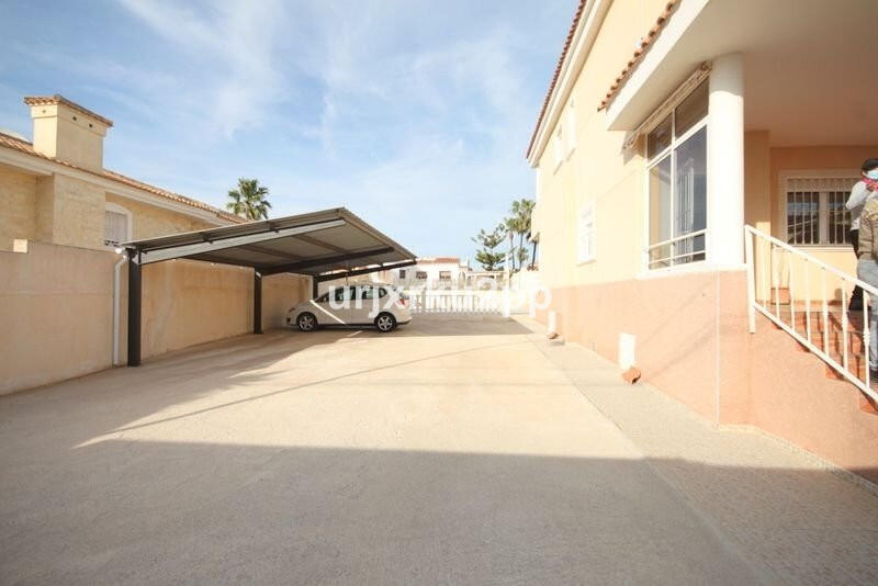 5 bedroom Villa for sale