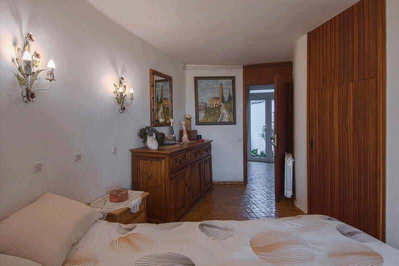 6 bedroom Villa for sale