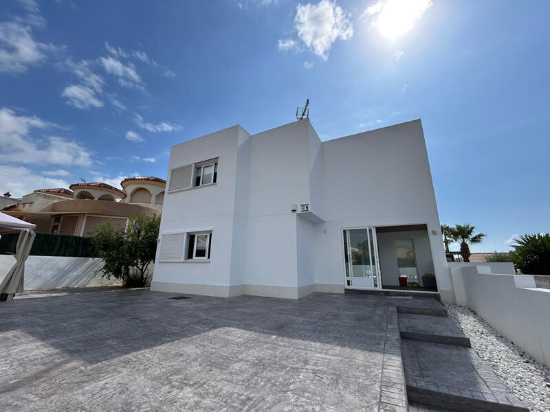 Villa til salgs i Bigastro, Alicante